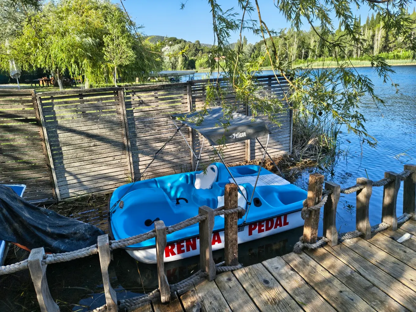 Pedalina Baćinska jezera / Pedal boat Bacina Lakes