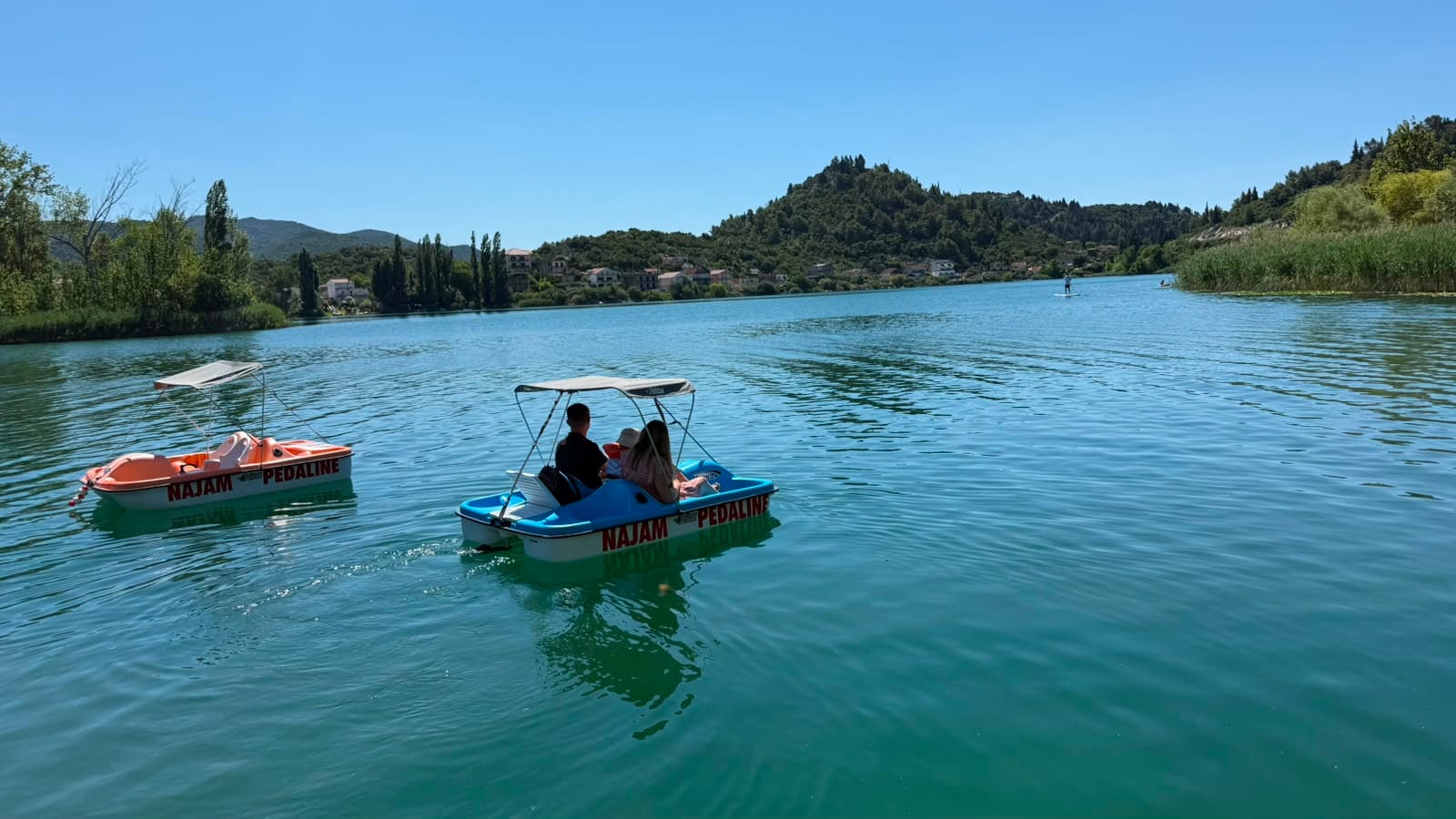 Pedalina Baćinska jezera / Pedal boat Bacina Lakes