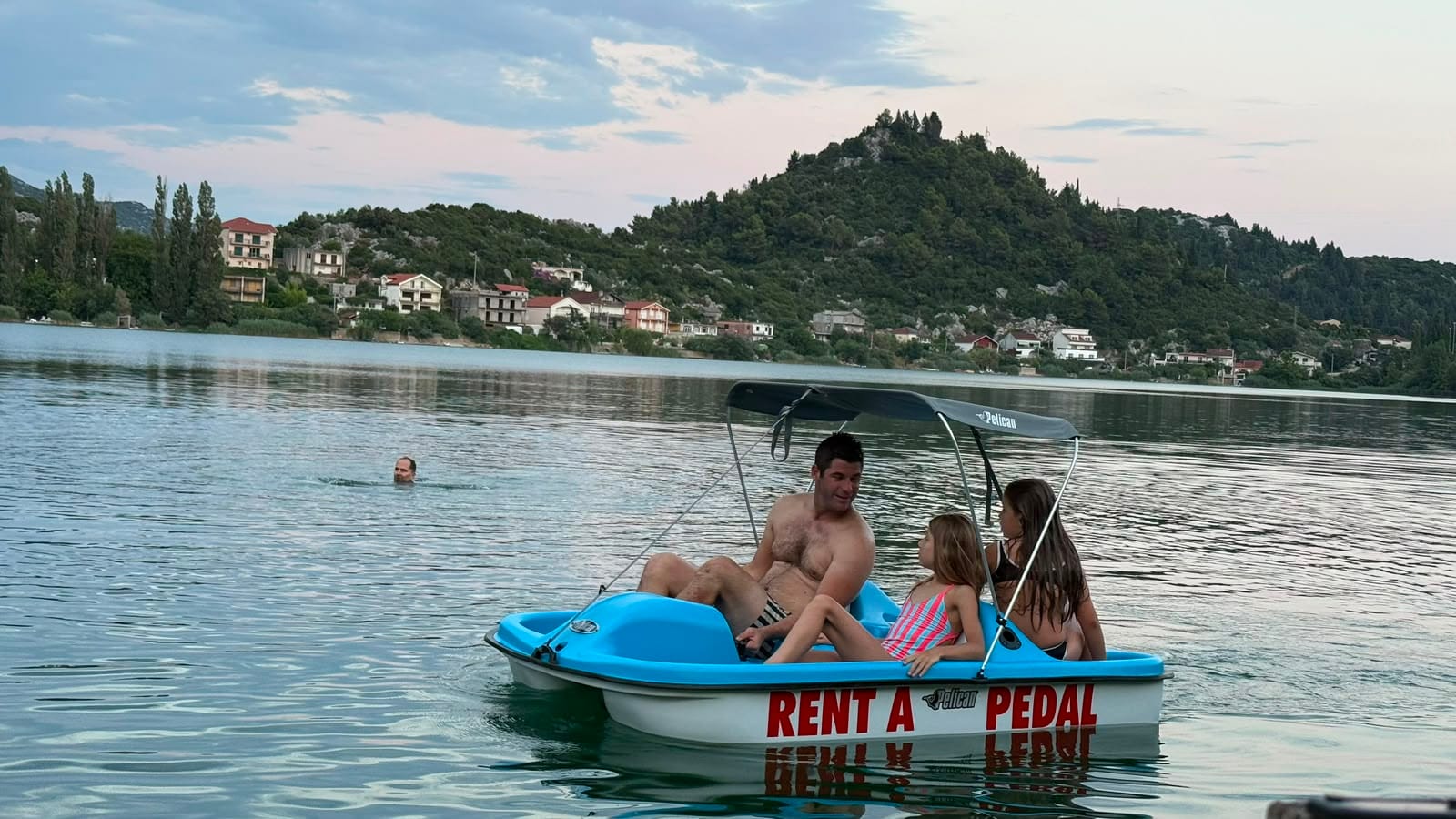 Pedalina Baćinska jezera / Pedal boat Bacina Lakes